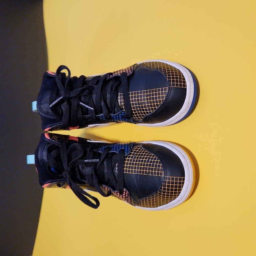 JORDANS 1